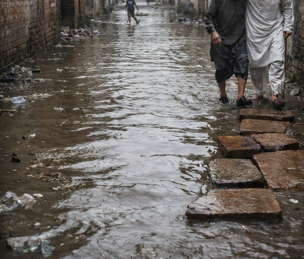 बदहाली: चार साल में नहीं बनी सड़क, सराय की गली बनी नरक