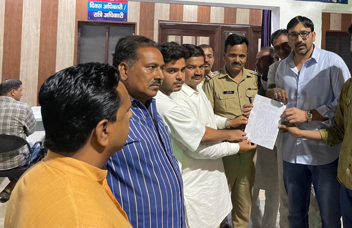 कांग्रेस नेता के खिलाफ भीम आर्मी ने खोला मोर्चा, कोतवाली में दी तहरीर