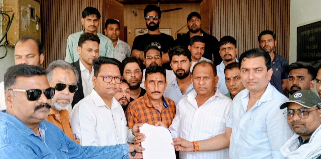 श्रमिकों के वेतन वृद्धि को लेकर कांग्रेस ने भरी हुंकार, आंदोलन की चेतावनी