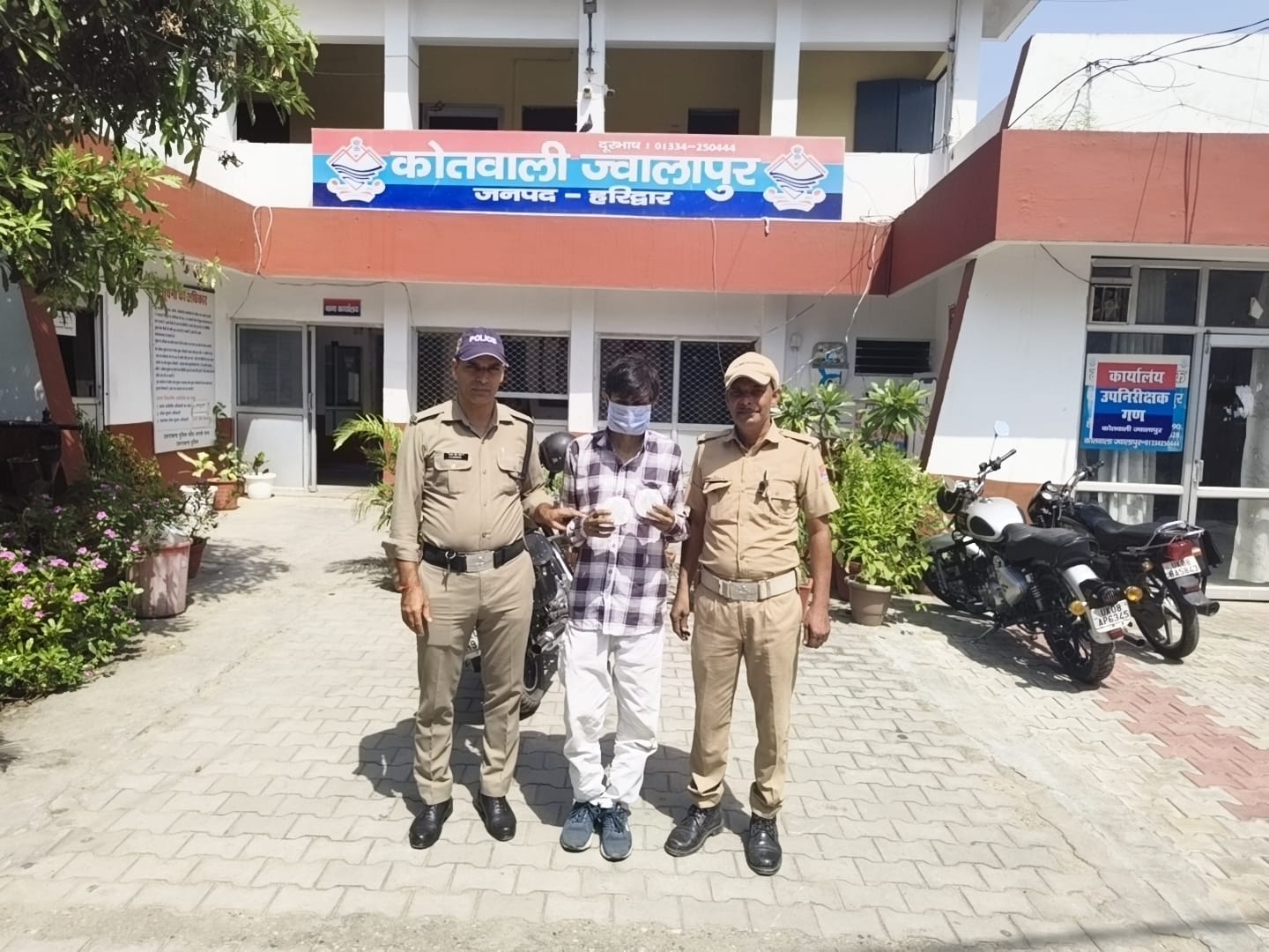 गायत्री विहार निवासी चांद रहमान 5.45 ग्राम स्मैक के साथ गिरफ्तार।
